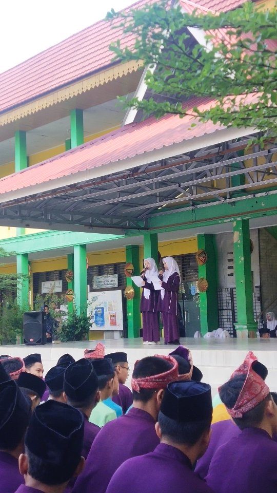 Instagram post from official.sman14pekanbaru. This post is in position 19.